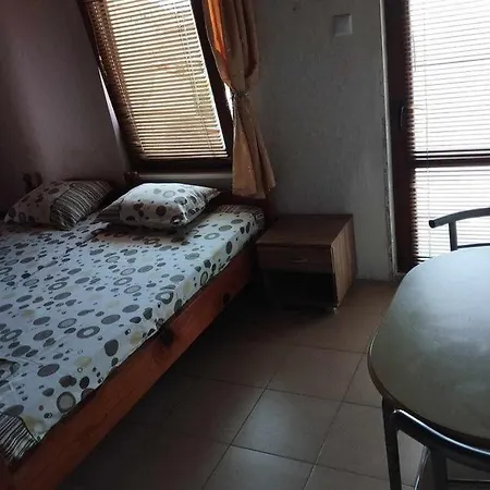 дом попови Pensjonat Czernomorec